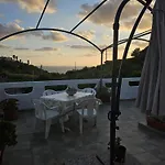 Bosa Bouganville Con Vista Mare Ampio Terrazzo