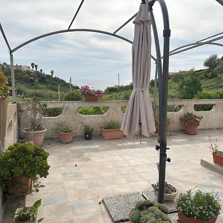 Bosa Bouganville Con Vista Mare Apartment