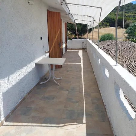 Bosa Bouganville Con Vista Mare