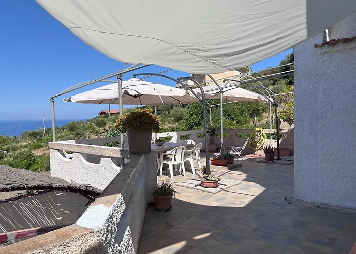 Bosa Bouganville Con Vista Mare Ampio Terrazzo *
